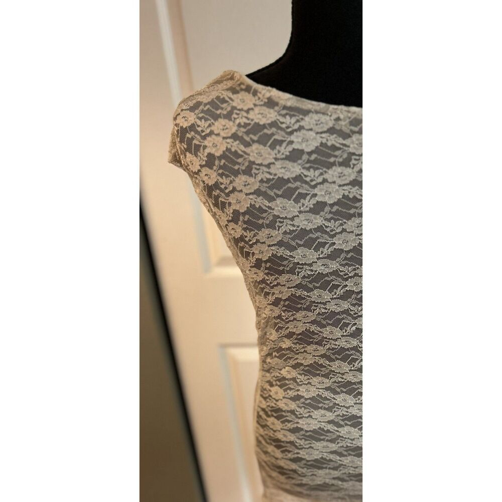 Hyfve sheer ivory floral lace cowl neck sleeveless blouse size Medium - Picture 3 of 4
